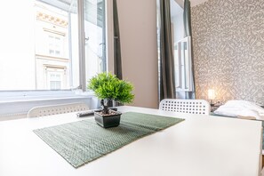 Căn hộ Tiêu chuẩn | 2 phòng ngủ, truy cập Internet không dây miễn phí, bộ trải giường 