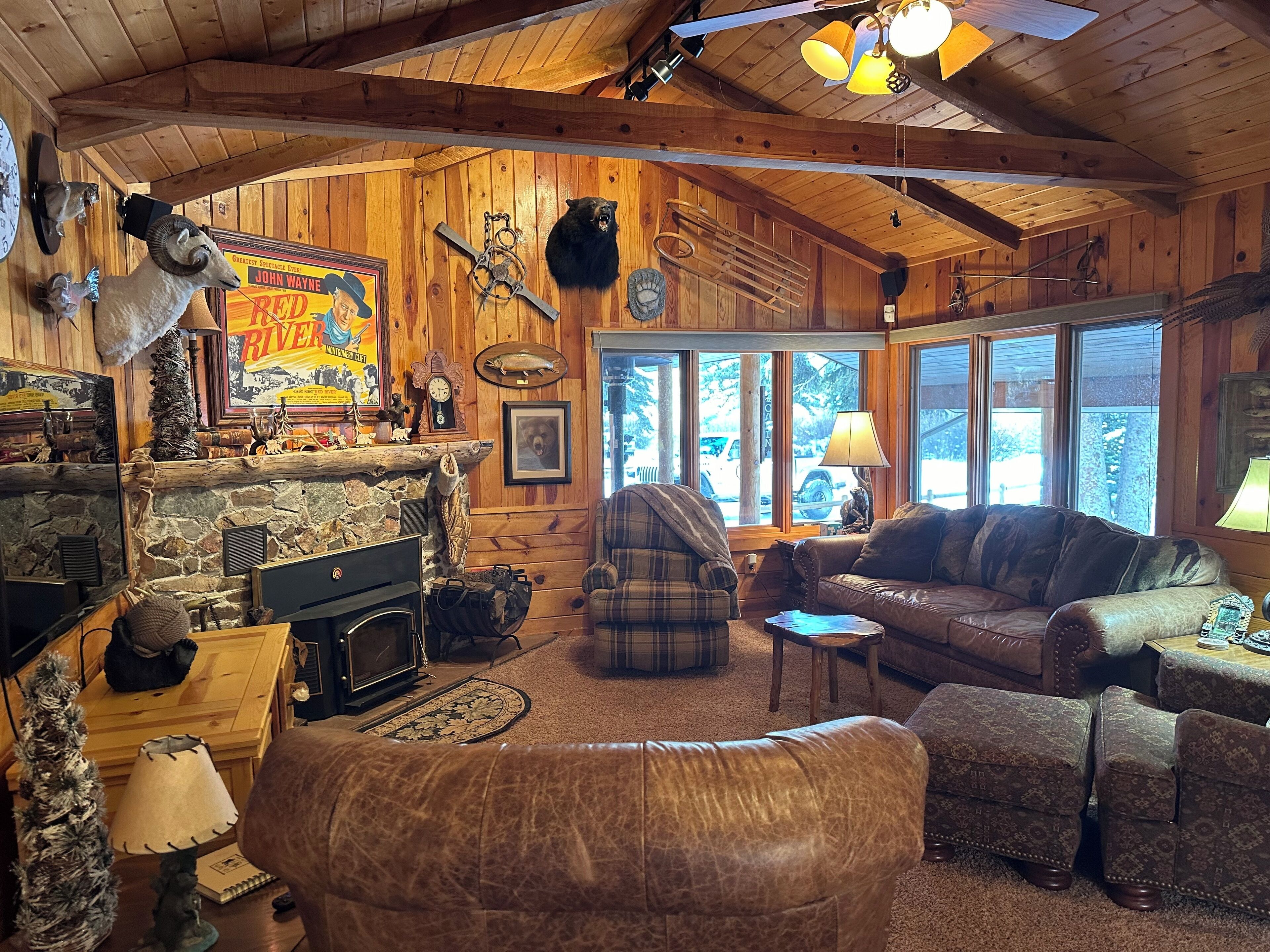 Papa Bears Cabin On The Red River In Red River, Nm - Eagle Nest, NM