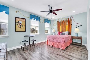 4 室のベッドルーム、アイロン / アイロン台、WiFi、ベッドシーツ