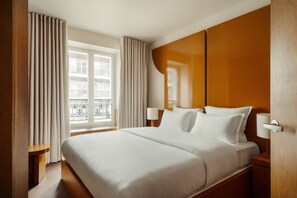 Premium bedding, memory foam beds, individually decorated - Edgar Suites Bouchardon (Paris)