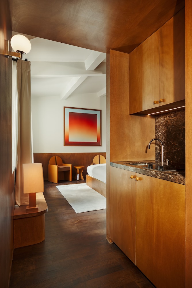 Edgar Suites - Marais Bouchardon by null