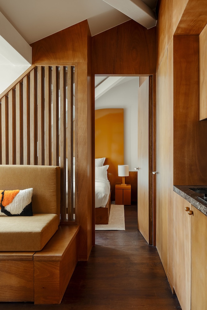 Edgar Suites - Marais Bouchardon by null