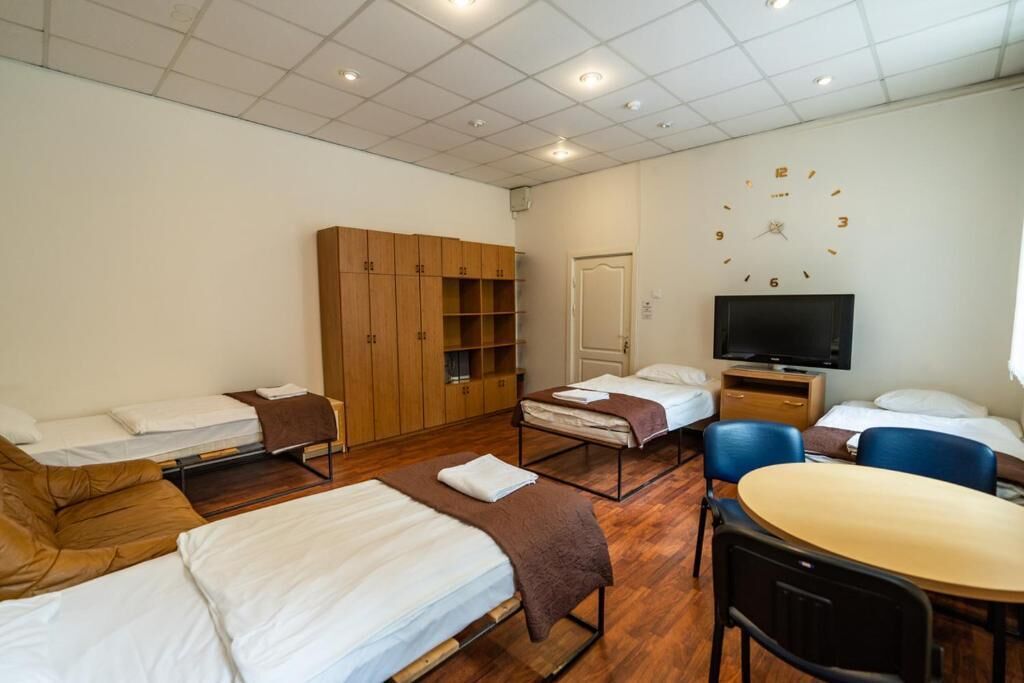 Quadruple Room | Iron/ironing board, free WiFi