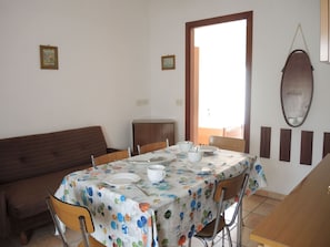 Apartment, 1 Bedroom, Balcony | Living area