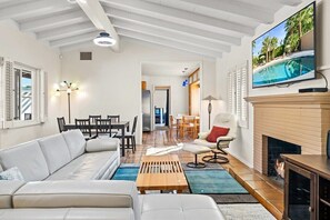 TV, fireplace