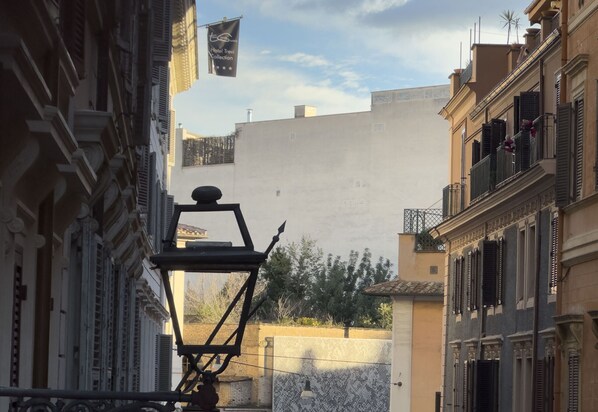 View from property - Spanish Steps Romantic Nest with Balcony (Roma)