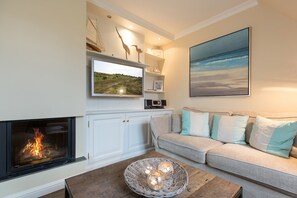 TV, peis, DVD-spiller og stereoanlegg