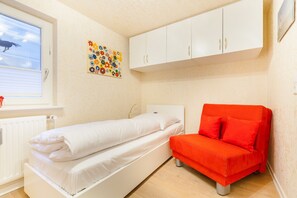 2 bedrooms, iron/ironing board, free WiFi, bed sheets - Wellness Zwischen Dorfteich und Dünen (Wenningstedt-Braderup (Sylt))