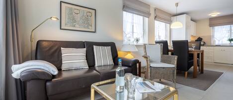 Fernseher, DVD-Player, Stereoanlage