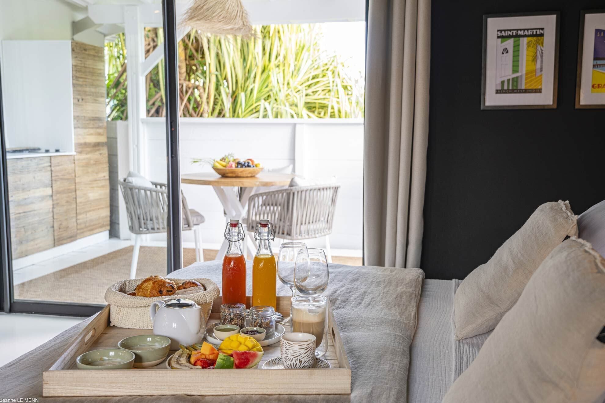 Deluxe Double Room, Ensuite, Garden View (Jacuzzi Privatif) | Breakfast meal | Daily full breakfast (EUR 24 per person)