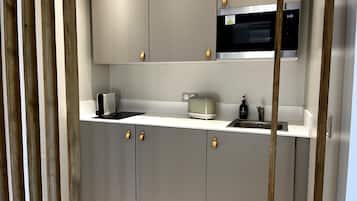 Refrigerador, cafetera expreso, cafetera/tetera, tetera/pava eléctrica