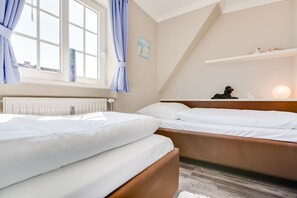 3 bedrooms, iron/ironing board, free WiFi, bed sheets