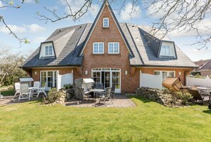 Outdoor dining - Suite Dreams am Dorfteich. Lässige Eleganz. Verträumte, Zurückgezogene Lage (Wenningstedt-Braderup (Sylt))