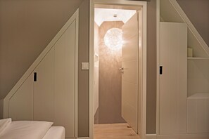 3 bedrooms, iron/ironing board, free WiFi, bed sheets - Der Dorfteich zum Greifen Nahe. Perfektes Design. Verträumte Bestlage (Wenningstedt-Braderup (Sylt))