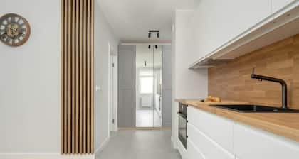 Cozy Apartment with Balcony | Free Parking