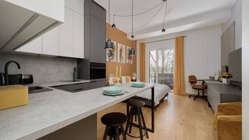 Fridge, microwave, oven, stovetop