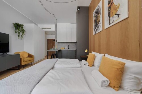 Stylish Studio | Balcony, Air Conditioning and River View