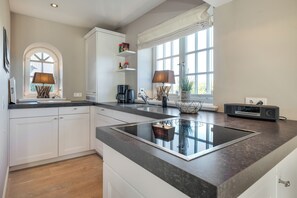 Geladeira, fogão, cooktop, lava-louças