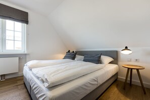 3 bedrooms, iron/ironing board, free WiFi, bed sheets - Ihr Komfort-landhaus Empfängt Sie Zentral, Aber Dennoch Strandnah Gelegen (Wenningstedt-Braderup (Sylt))