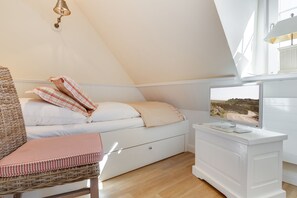 2 bedrooms, iron/ironing board, free WiFi, bed sheets - Unweit der Wenningstedter Promenade Liegt das Moderne Appartement im Wendinghüs (Wenningstedt-Braderup (Sylt))