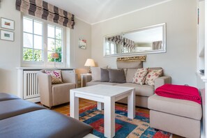 TV, DVD player, stereo - Ein Besonderes Hideaway Über Einen Versteckten Weg ist Dieses Kleinod Erreichbar (Wenningstedt-Braderup (Sylt))