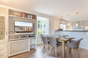 Dining - Ein Traum von Raum. Auf Über 145m² Nutzfläche Erwartet Sie Sehr Viel Raum (Wenningstedt-Braderup (Sylt))