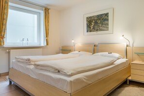 2 dormitorios, tabla de planchar con plancha, wifi gratis y ropa de cama