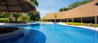 Casa Bonita with private pool at Ciudad del Mar!