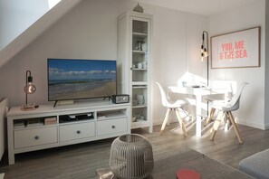 TV, DVD player, stereo - Kleine Sonne, Sündhaft Groß (Wenningstedt-Braderup (Sylt))