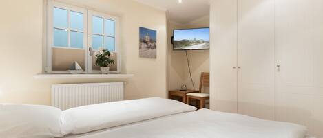 2 makuuhuonetta, silitysrauta/-lauta, ilmainen Wi-Fi, vuodevaatteet