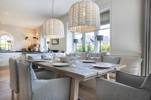 Dining - Hausteil mit 4 Räumen im EG, UG, OG ca. 205 m² Nutzfläche (Wenningstedt-Braderup (Sylt))
