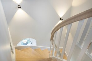 Interior - Hausteil mit 4 Räumen im EG, UG, OG ca. 205 m² Nutzfläche (Wenningstedt-Braderup (Sylt))