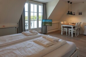 Iron/ironing board, WiFi (free), bed sheets