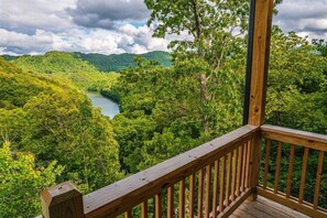 Property grounds - Experience luxury at Fontana Grace (Bryson City)