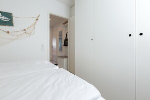 1 bedroom, iron/ironing board, free WiFi, bed sheets - Die Kleine Insel ist ein Wohlfühlort für Singles Oder Einem Urlaub zu Zweit (Wenningstedt-Braderup (Sylt))