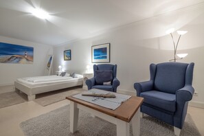 2 bedrooms, iron/ironing board, free WiFi, bed sheets - Hausteil im Eg/ug/og/dg, ca. 142 m² Nutzfläche (Wenningstedt-Braderup (Sylt))