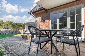Outdoor dining - Hausteil im Eg/ug/og/dg, ca. 142 m² Nutzfläche (Wenningstedt-Braderup (Sylt))