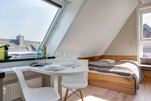 Iron/ironing board, free WiFi, bed sheets