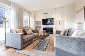 Télévision, chaîne hi-fi