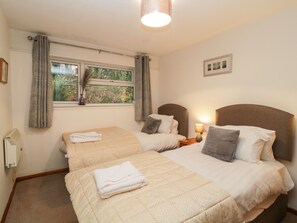 3 camere, con stile personalizzato, con arredamento individuale