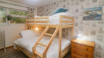 3 chambres, décor unique, ameublement unique, accès au Wi-Fi (inclus)