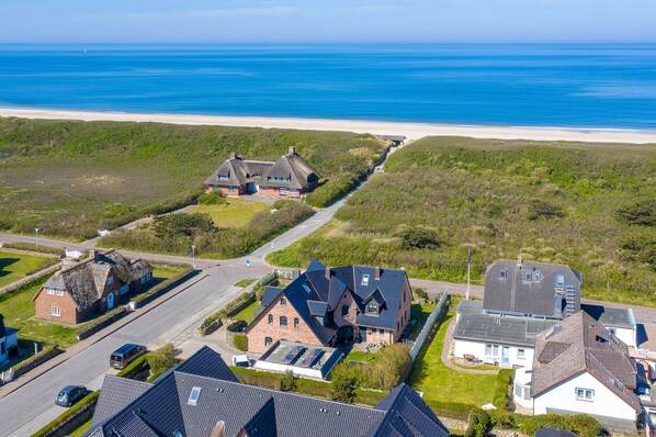 Exterior - Den Strandübergang Nahezu vor der Haustür? Dann ist die Strandresidenz Ideal! (Sylt)