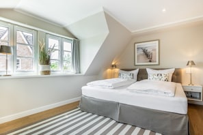4 chambres, fer et planche à repasser, lit parapluie, Wi-Fi gratuit