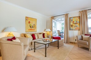 TV, stereo - Einmalige Lage. Fantastischer Wellnessbereich. Viel Platz und Stil für Zwei (Sylt)