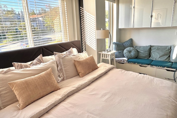 Escrivaninha, ferros/tábuas de passar roupa, Wi-Fi de cortesia