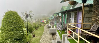 Family in the Hills by Nature's Glamping 度假屋