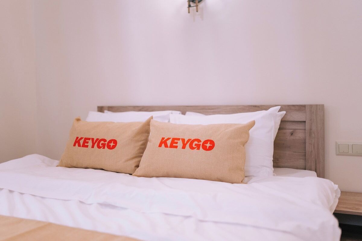 1 bedroom, desk, iron/ironing board, WiFi