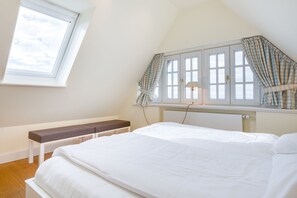 2 Schlafzimmer, Schreibtisch, Bügeleisen/Bügelbrett, kostenloses WLAN
