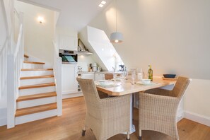 Kühlschrank, Herdplatte, Geschirrspüler