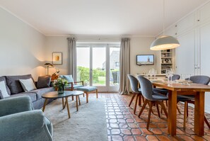 TV, DVD-spiller og stereoanlegg